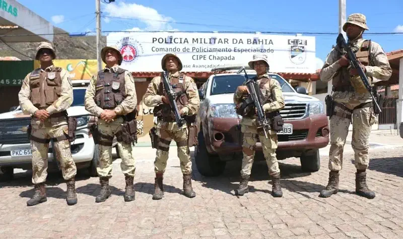 10 Colossal Finds That Have No Business Existing 🫣 19 Massive Brazilian special forces cop nicknamed Megazord