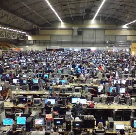 Why Are These 11 Giants So Ridiculously Massive? đ« 19 Huge 2000s DreamHack LAN party in Sweden