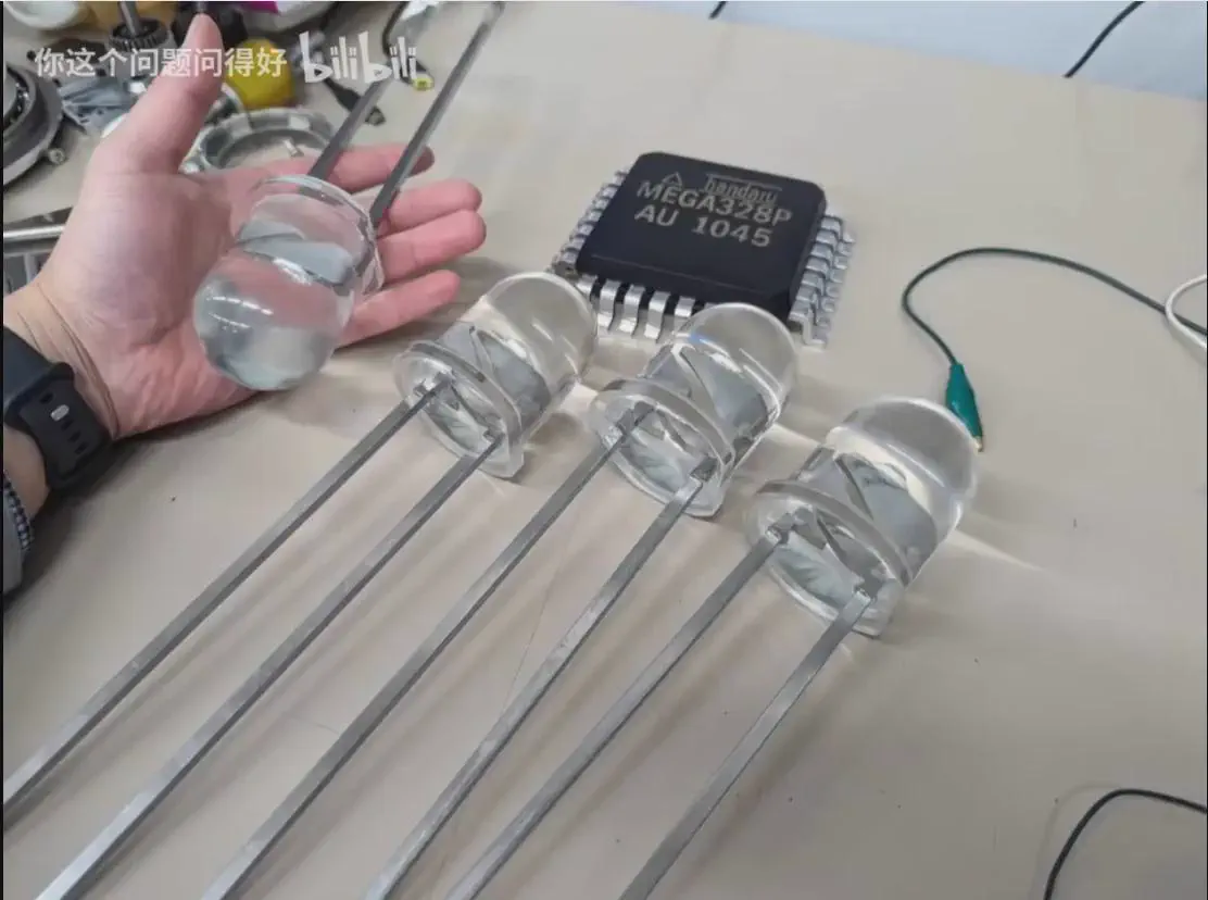14Colossal Things That Had No Right Being That Big𫣠38 Absolute Units of a LED