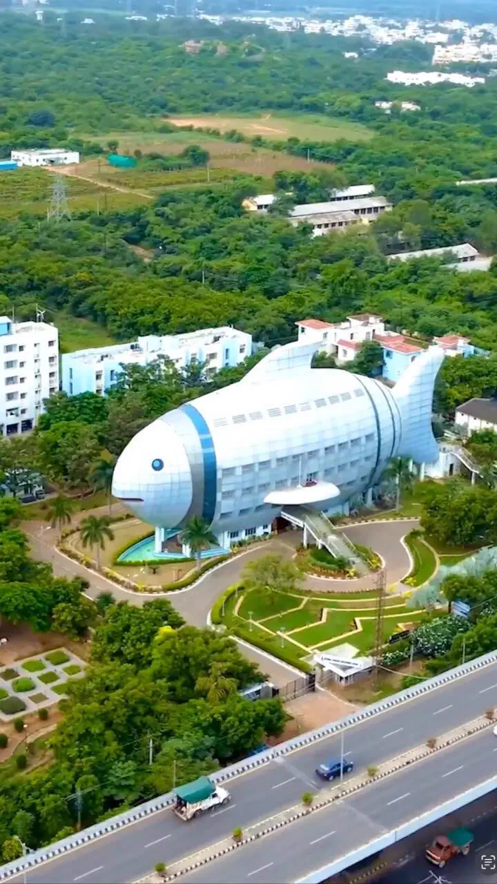 We Found 10 Oversized Wonders That Defy All Logic 🤯 32 Absolute Units of a Novelty Building