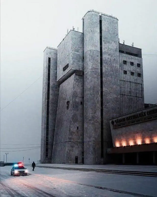 Wait Till You See These 11 Colossal Units đ« 13 absolute units of a soviet theater