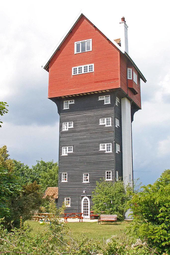 Wait Till You See These 8 Objects Built Different 𫣠13 Absolute Units of a Water tower House