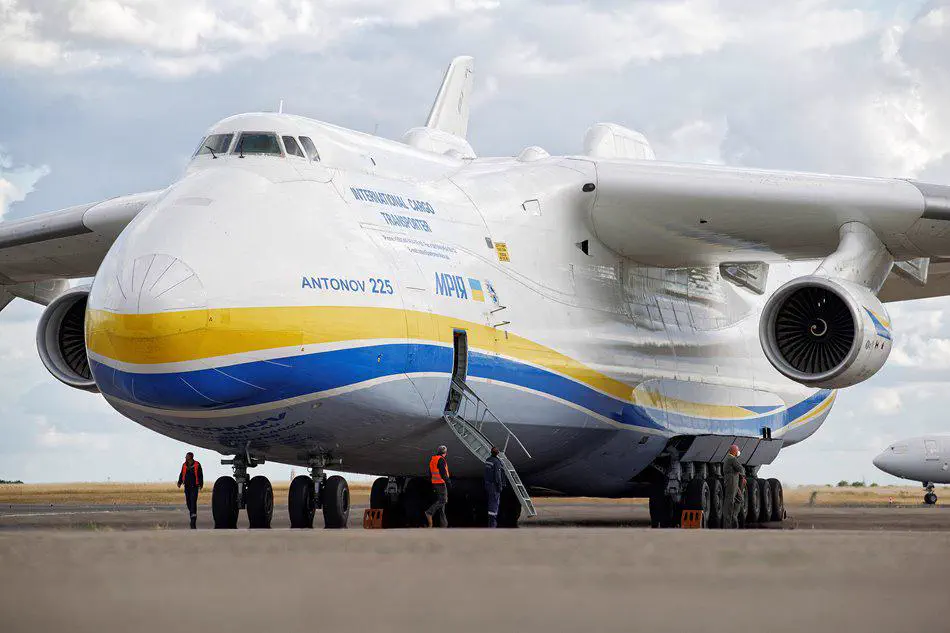 8 Giants That Made Us Physically Recoil 𫣠12 Absolute Units of an aircraft