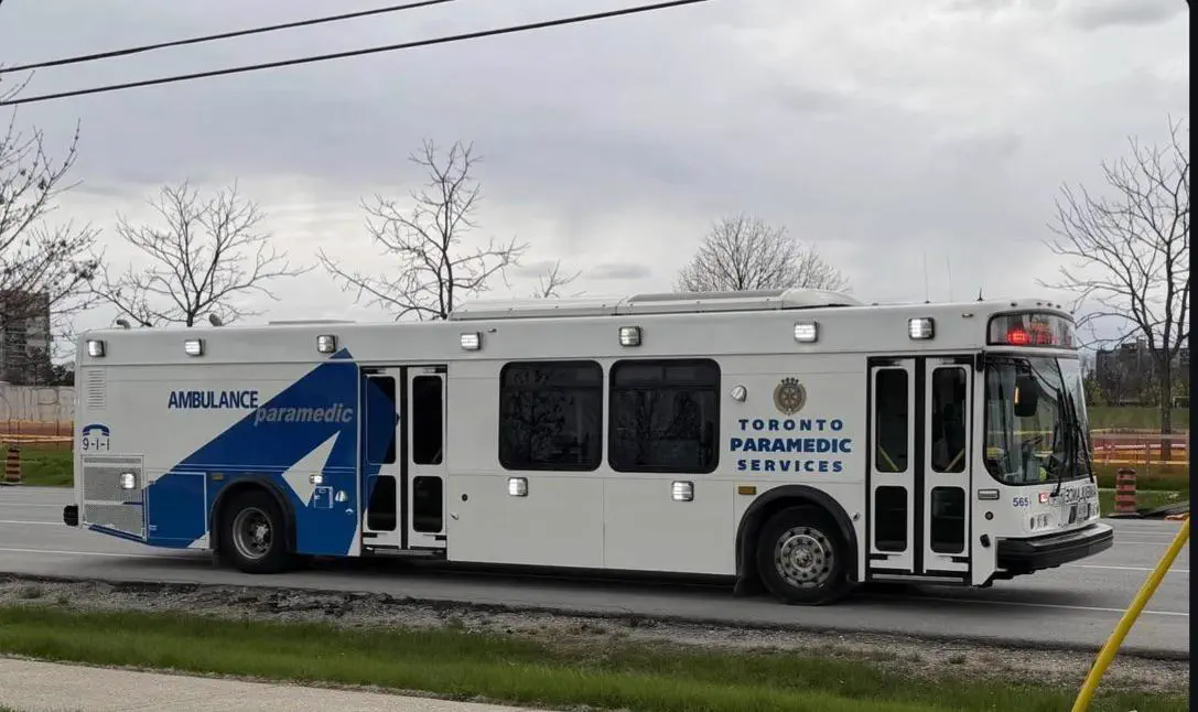 8 Oversized Things That Had No Right Existing 🫣 15 Absolute Units of an ambulance