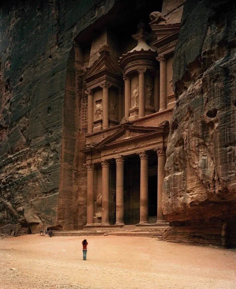 9 Everyday Things That Went Absolutely Feral 🫣 19 Massive ancient city that is an absolute unit of architecture
