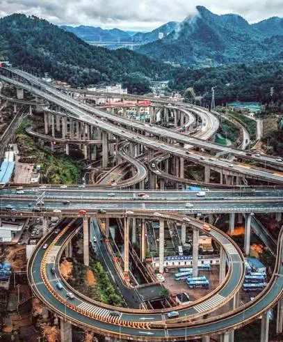 Ranking The 11 Chonkiest Absolute Units Ever Caught đ« 33 Absolute Units of an interchange