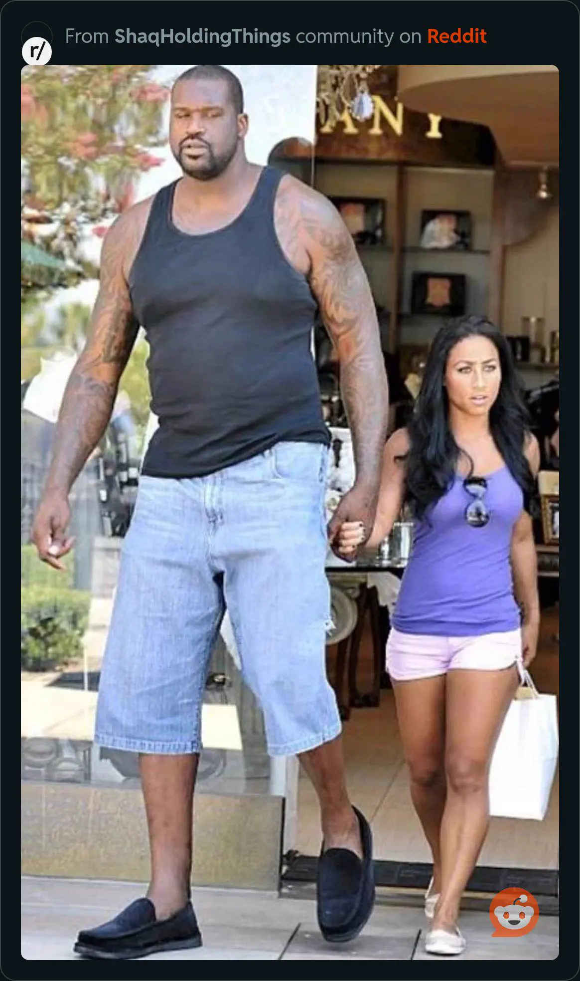 We Found 9 Things That Defy Logic and Shatter Scale 🤯 14 A massive boyfriend towering as an absolute unit