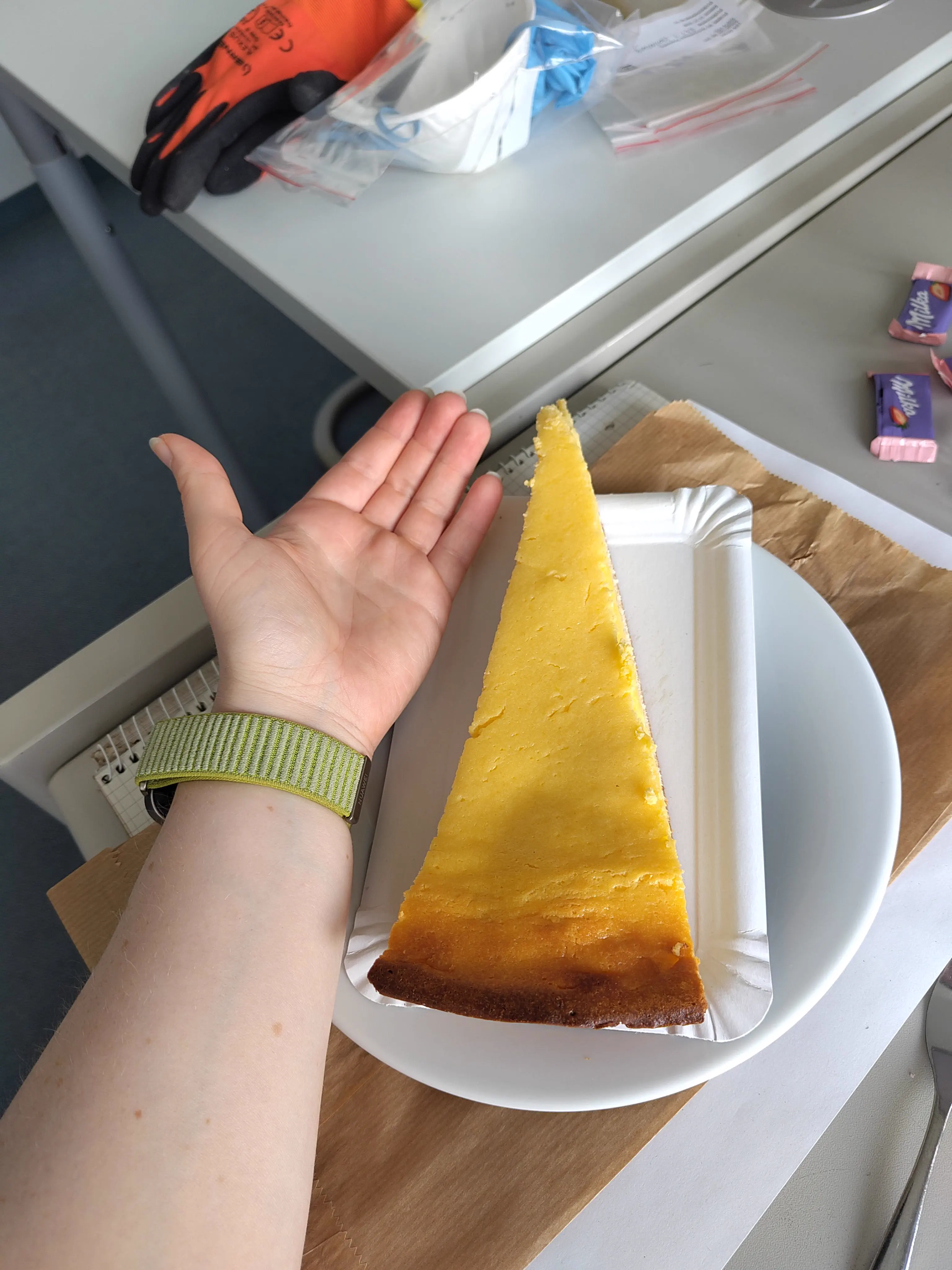 The 8 Most Colossal Units Ever Spotted Online đ« 11 A massive cheesecake towering on a table