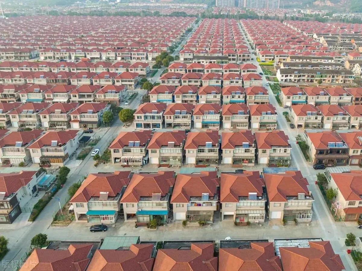 We Found 9 Things That Defy Logic and Shatter Scale 🤯 19 A massive Chinese settlement spreading across the landscape