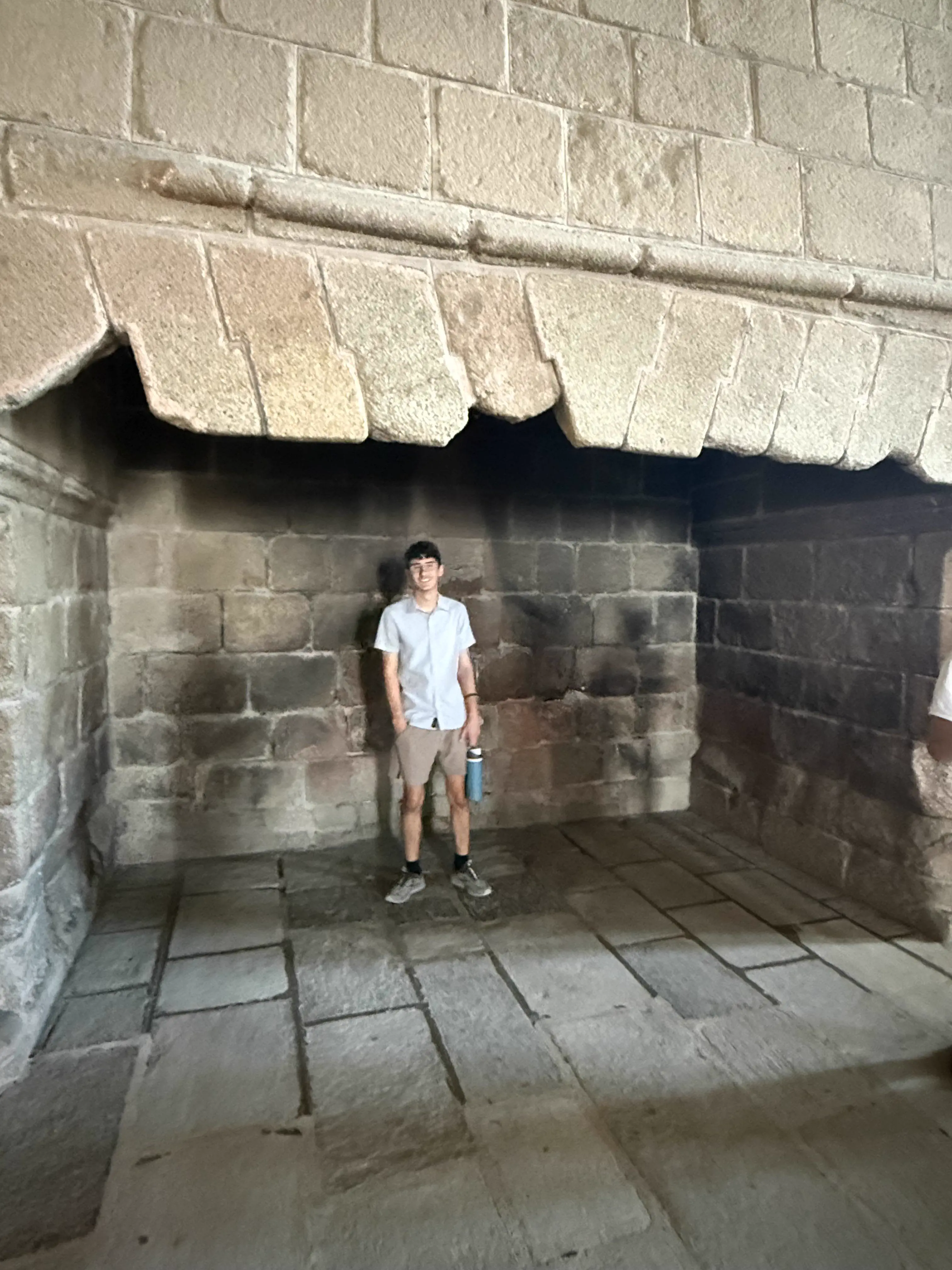 We Found 9 Things That Defy Logic and Scale Itself đ€Ż 15 Absolute Units of a fireplace