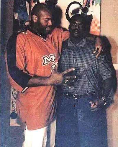 The 8 Most Colossal Units Ever Spotted Online đ« 17 A man appearing tiny beside towering Calvin Lane