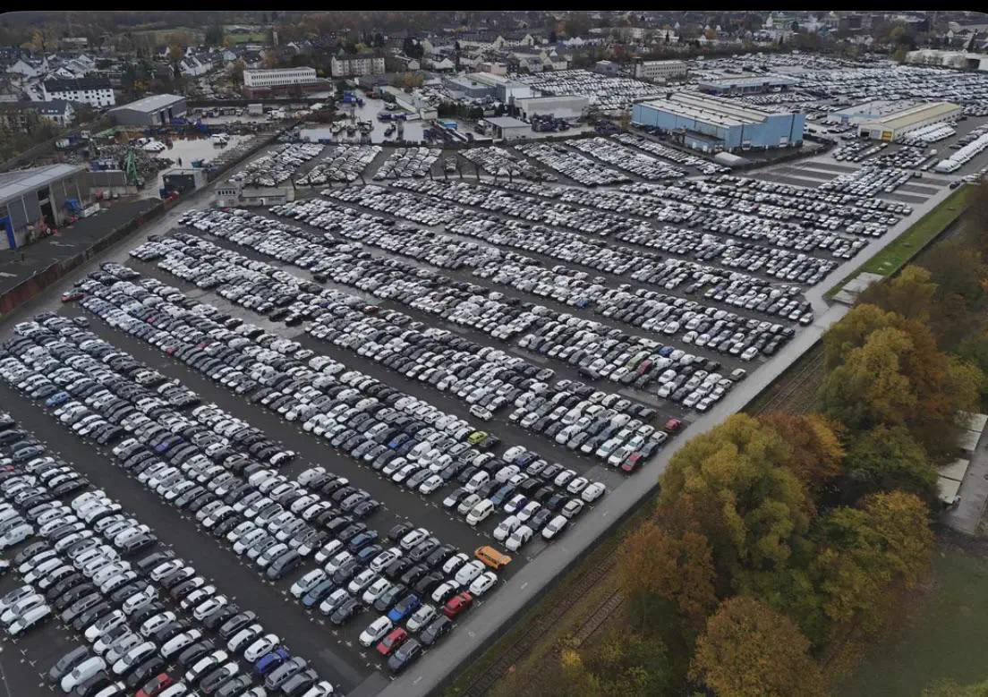 The 10 Most Enormous Absolute Units Online Right Now đ« 14 Absolute Units of a parking lot