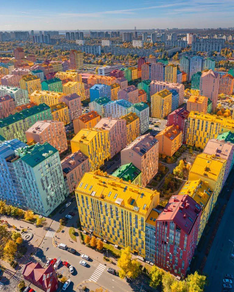 The 8 Most Colossal Units Ever Spotted Online đ« 13 A colossal Ukrainian residential complex