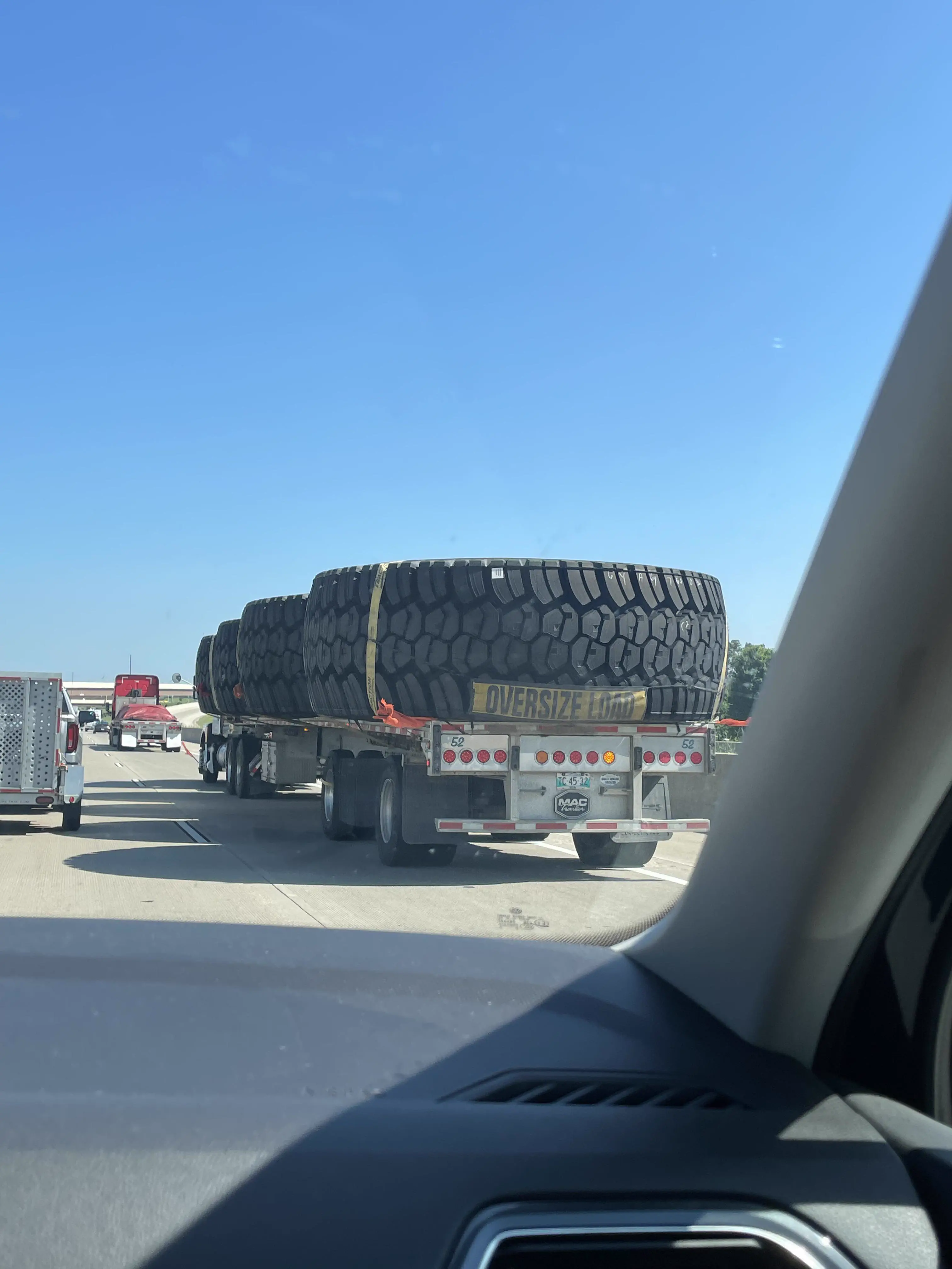 RANKING: The 14 Chonkiest Wonders Ever Documented 🫠 26 Massive oversized tires