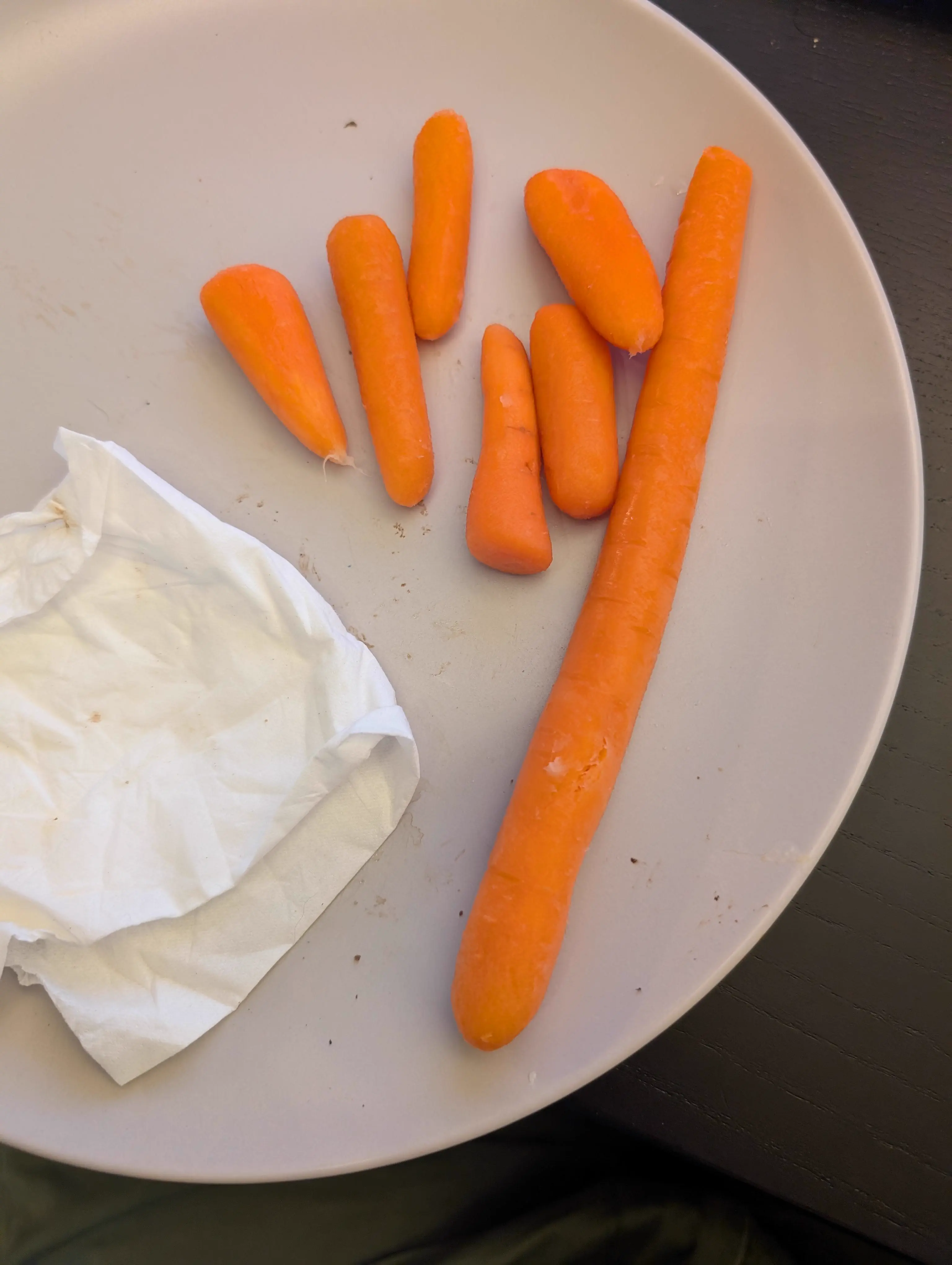 The 11 Most Colossal Units Ever Caught On Camera đ« 19 Absolute Units of a baby carrot