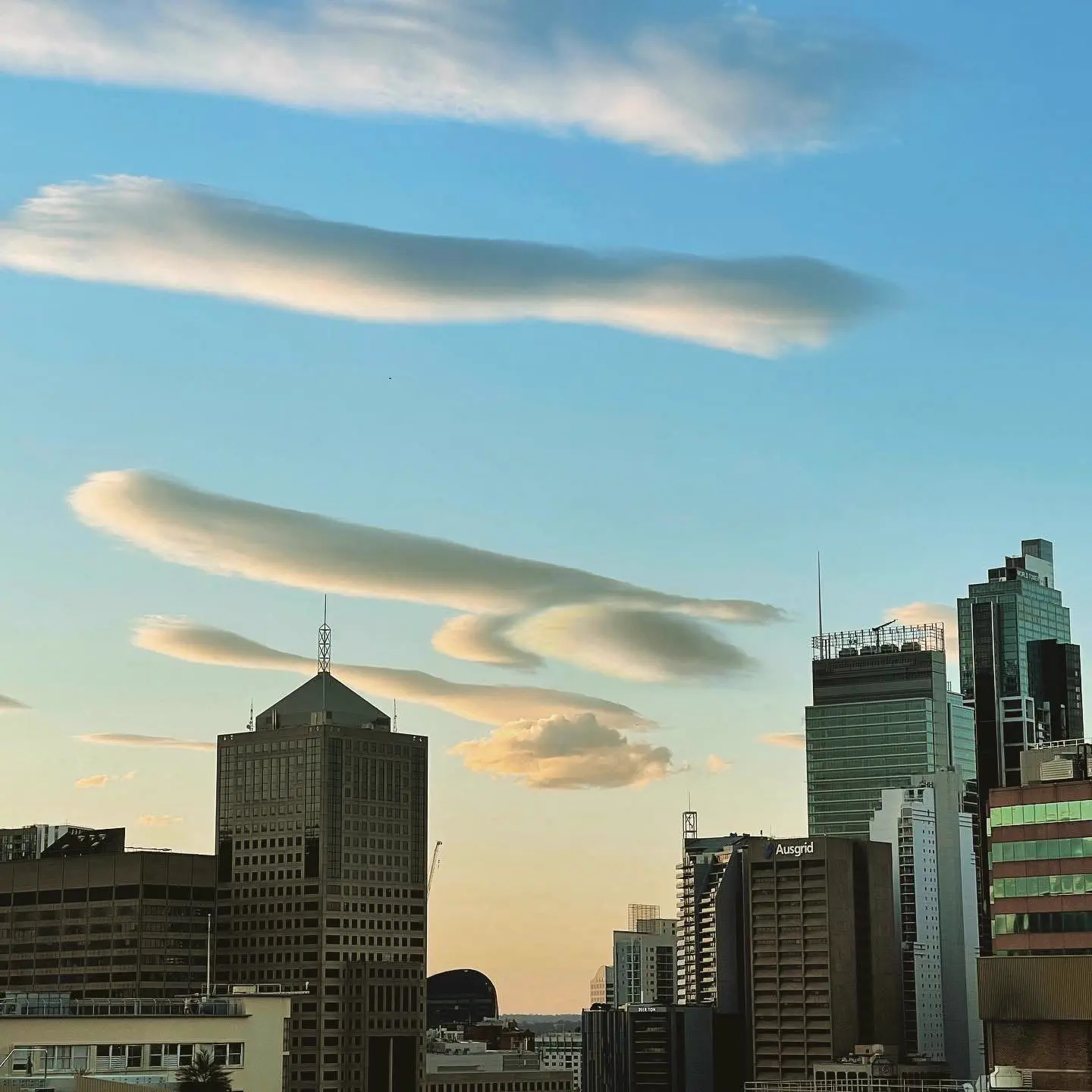 8 Everyday Objects That Mutated Into Absolute Units 14 Absolute Units of a cloud in Sydney, Australia