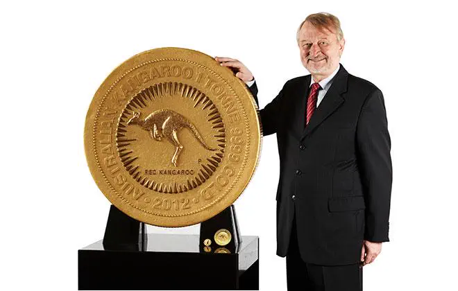 Wait Till You See These 5 Wonders Built Different đ« 10 Enormous oversized coin held for scale