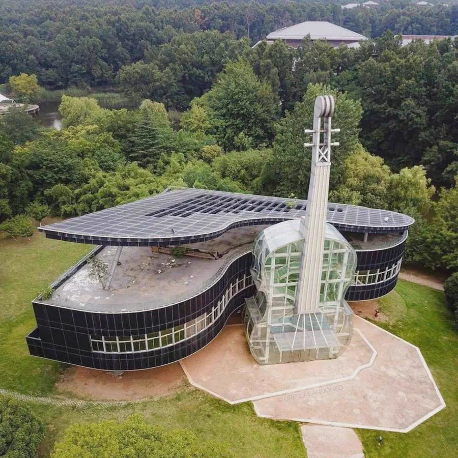 The 11 Most Colossal Units Ever Caught On Camera đ« 23 Absolute Units of a Concert Hall.