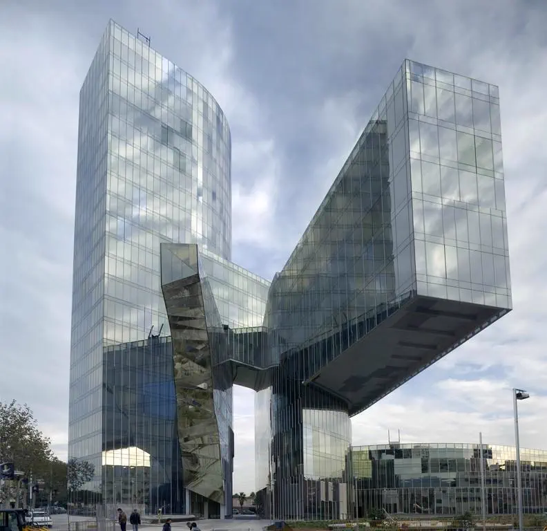 PUNCH: 10 Giants That Made Us Question Everything đ« 18 Absolute Units of a Corporate Building