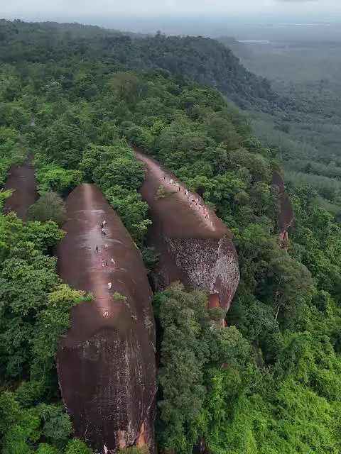 11 Absolute Units That Broke Our Brains Today đ« 17 Absolute Units of a Rock Formation
