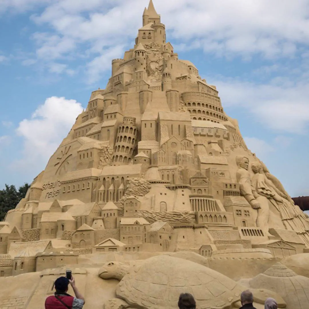 PUNCH: 10 Giants That Made Us Question Everything đ« 21 Absolute Units of a sand castle