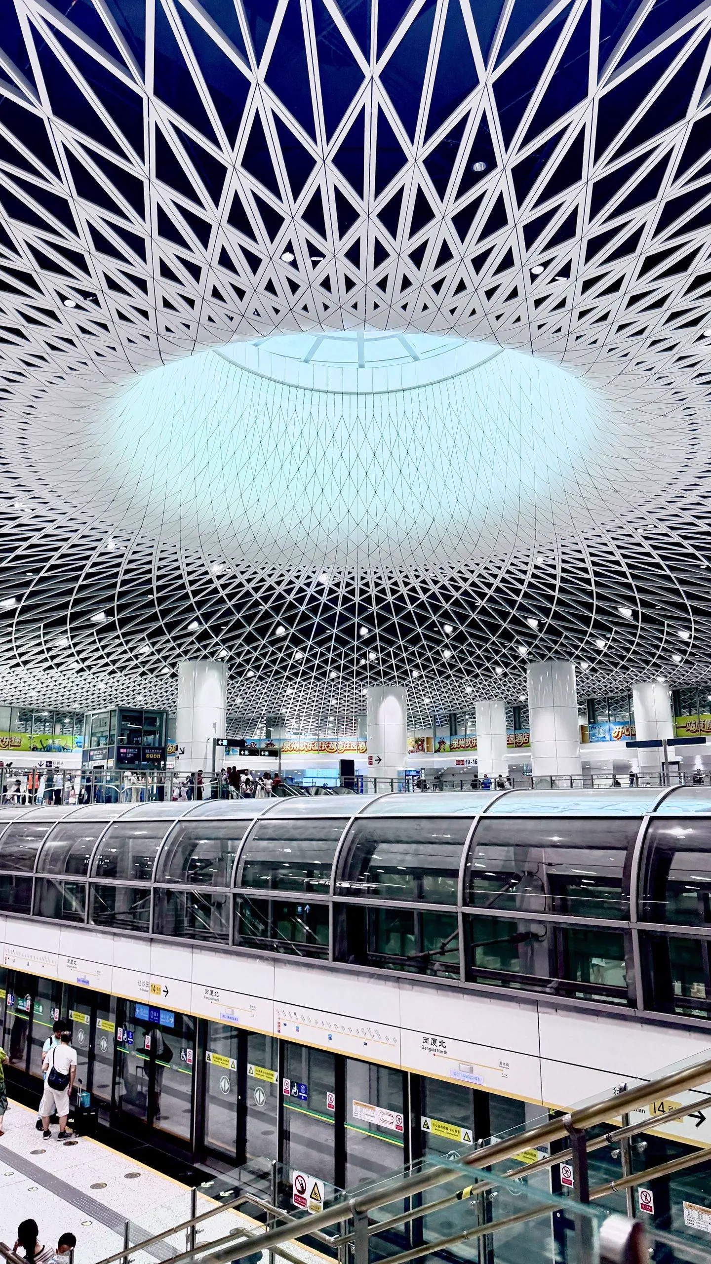 6 Chaotic Giants That Shouldn't Exist đ« 14 Absolute Units of a subway station
