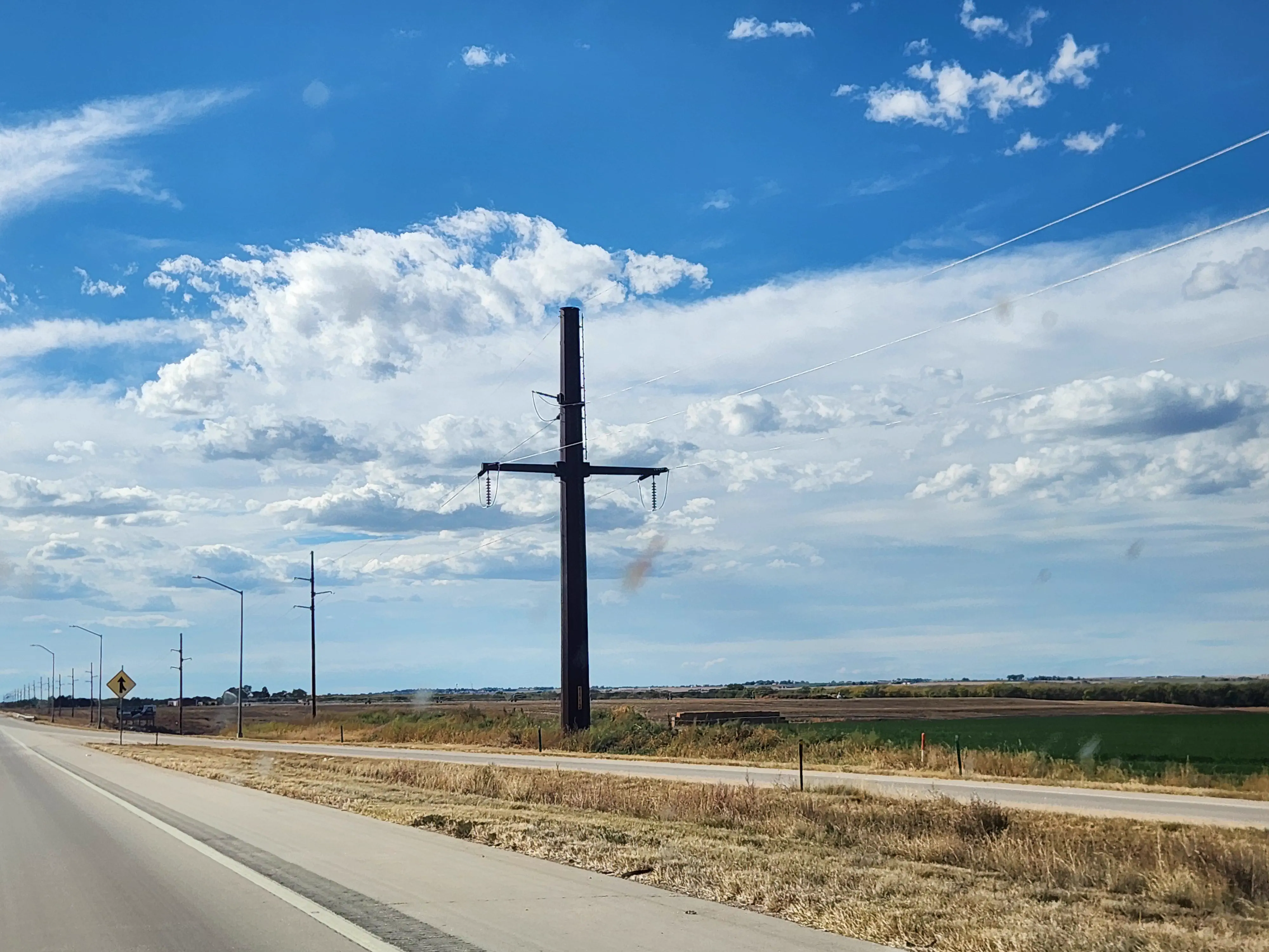 The 11 Most Colossal Units Ever Pulled From the Internet đ« 22 Absolute Units of a power line pole.