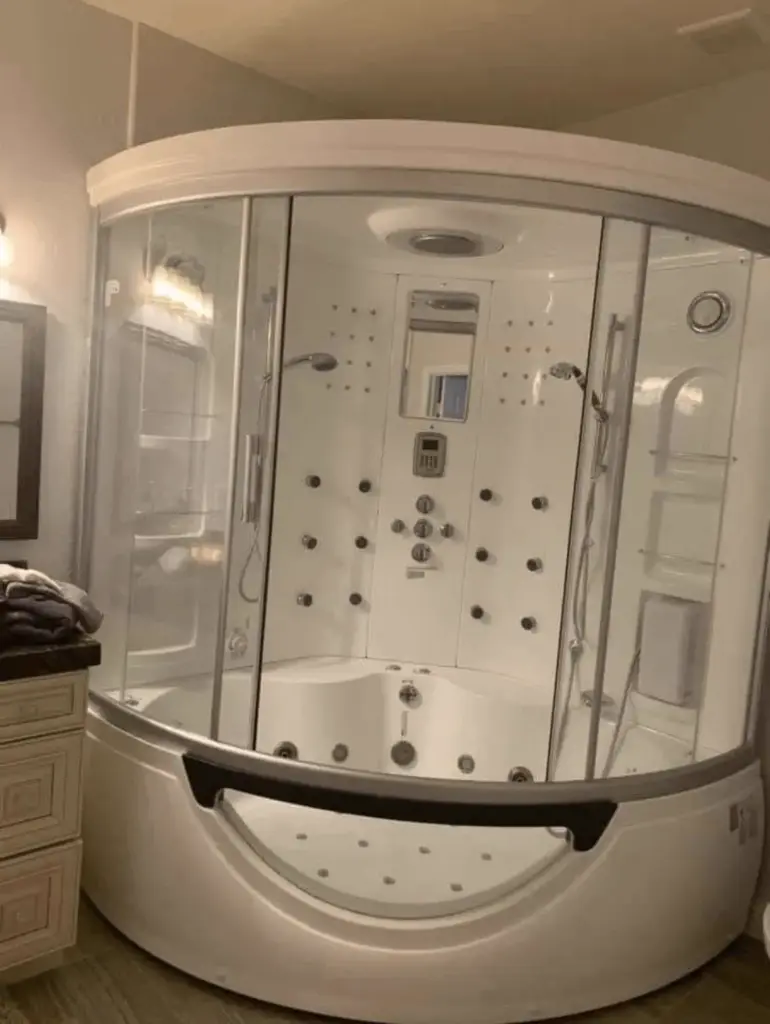 PUNCH: 12 Giants That Snapped the Scale in Half 🫠 35 absolute units of a showertub